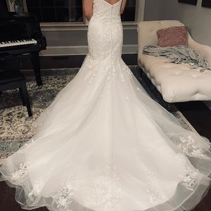Wedding dress